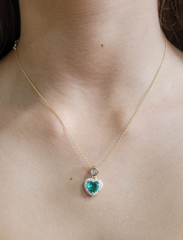Conjunto Banhado a Ouro: Brincos + Colar com Pingente de Coração e Zircônia Verde - Image 4